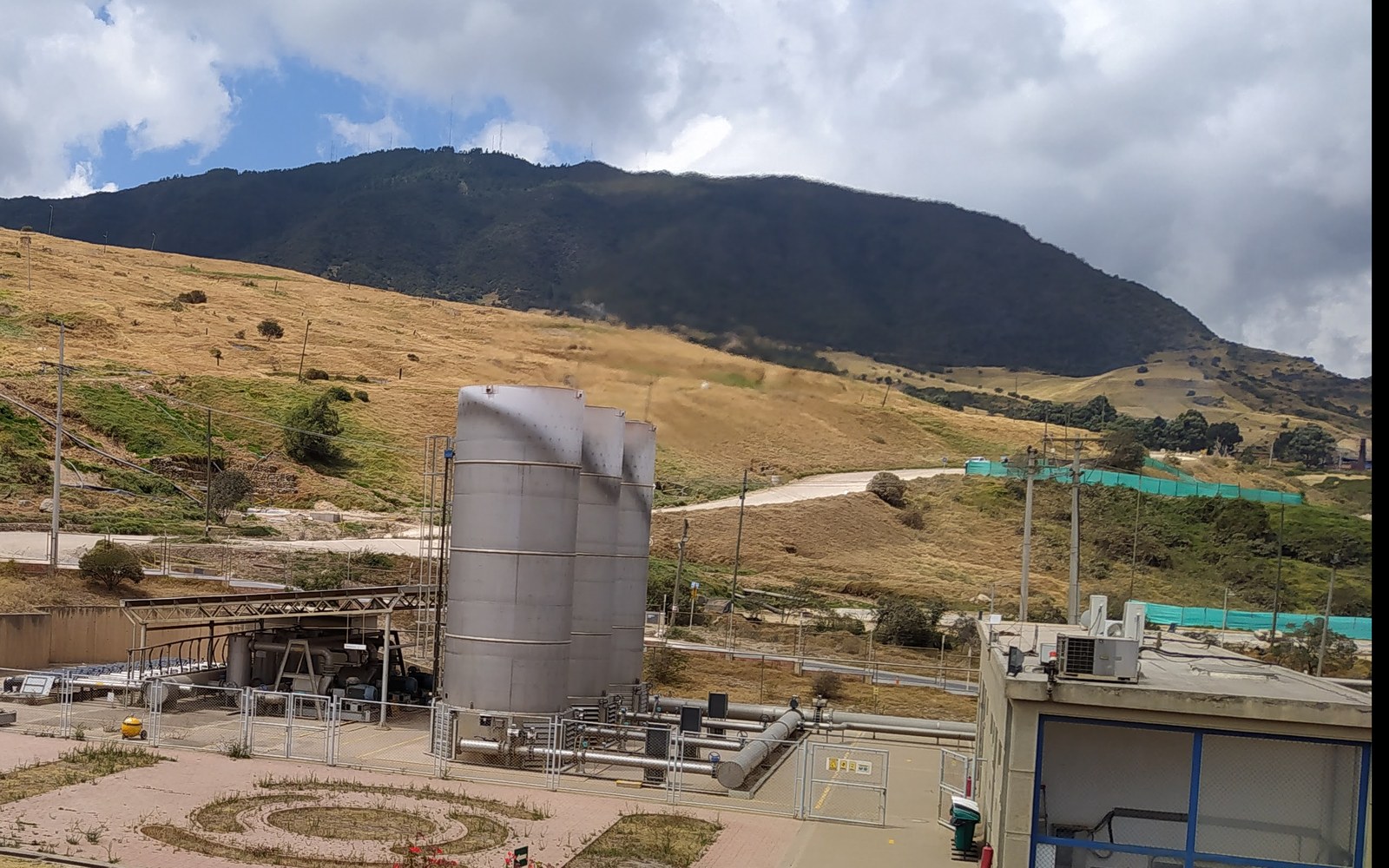 Methane capture infrastructure at an operating carbon project site